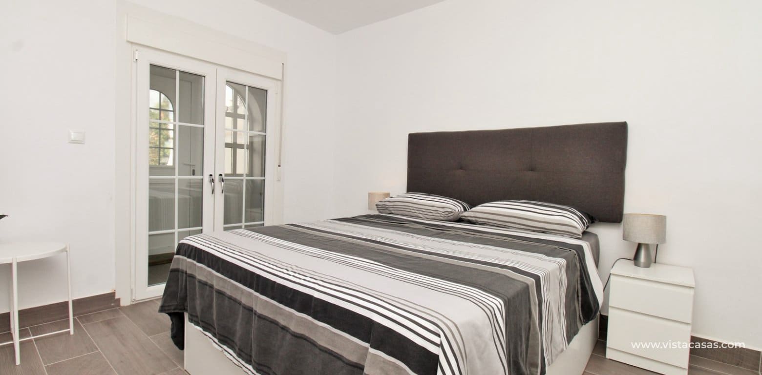 3 quarto Casa em Banda para venda em Villamartin com piscina - 289 000 € (Ref: 10132301)