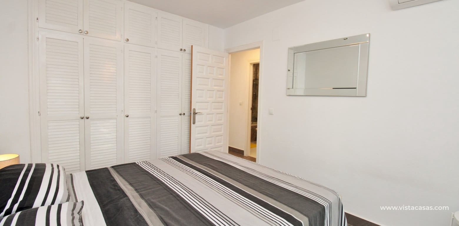 3 quarto Casa em Banda para venda em Villamartin com piscina - 289 000 € (Ref: 10132301)