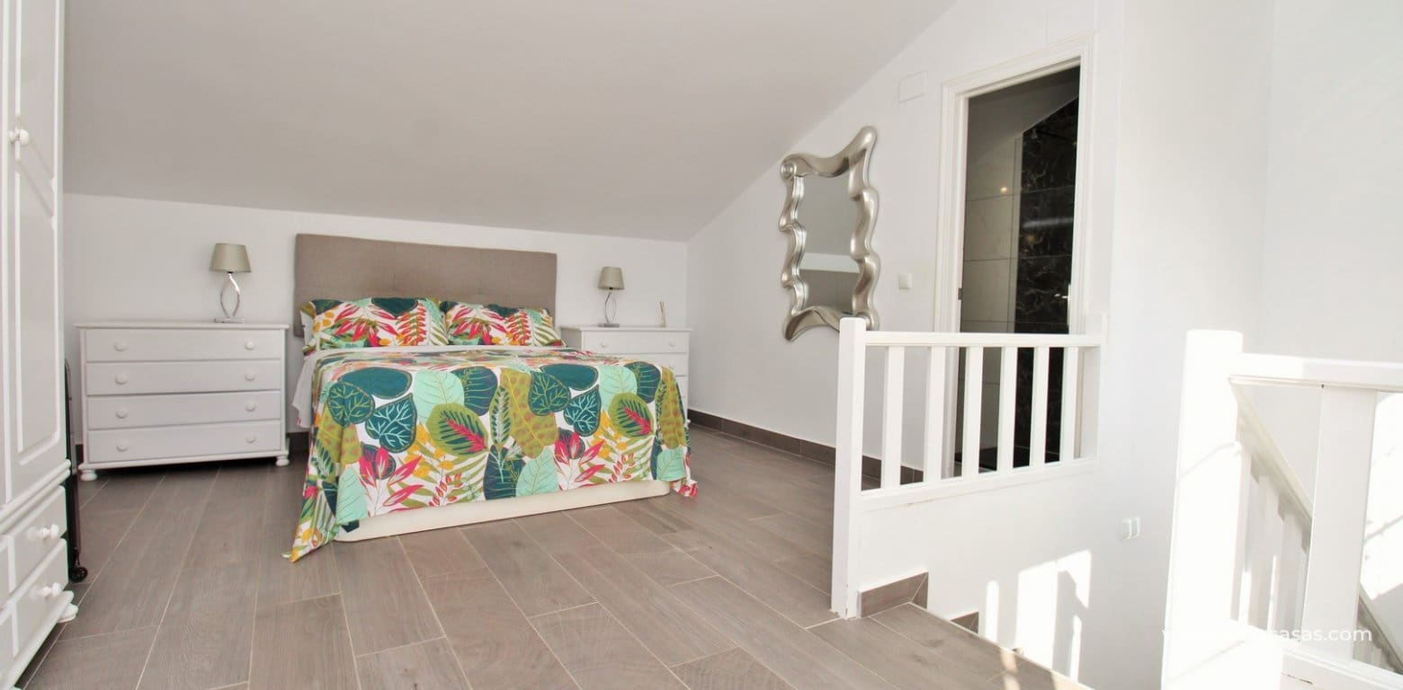 3 quarto Casa em Banda para venda em Villamartin com piscina - 289 000 € (Ref: 10132301)