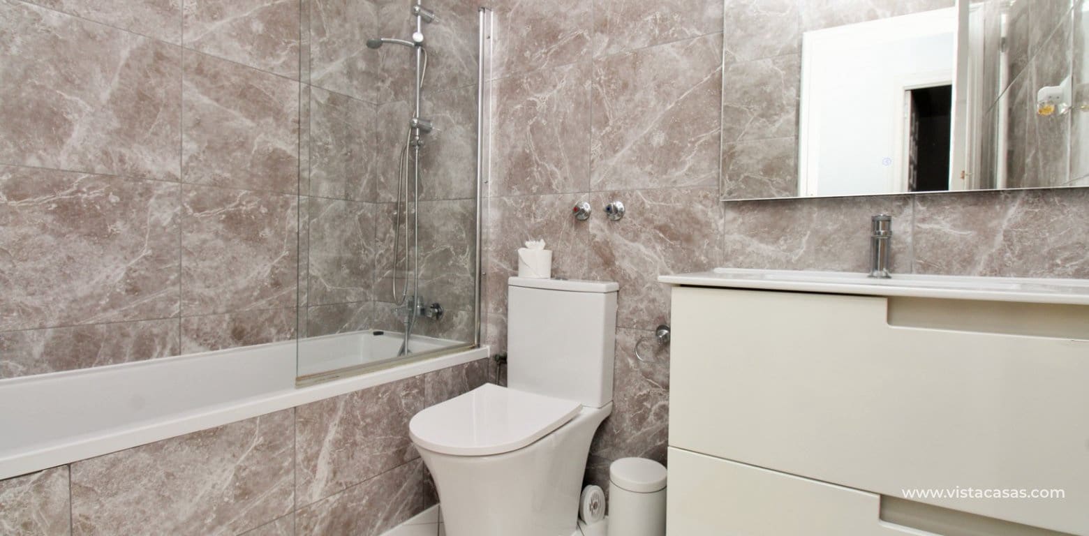 3 quarto Casa em Banda para venda em Villamartin com piscina - 289 000 € (Ref: 10132301)