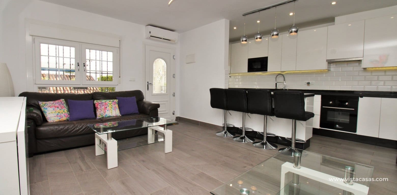 3 quarto Casa em Banda para venda em Villamartin com piscina - 289 000 € (Ref: 10132301)