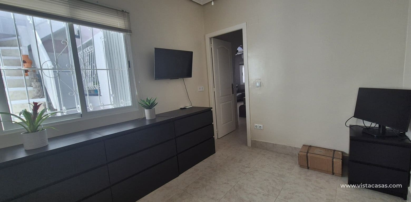 2 Zimmer Villa zu verkaufen in San Miguel de Salinas mit Pool - 240.000 € (Ref: 10132333)