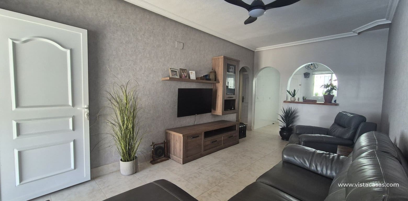 2 Zimmer Villa zu verkaufen in San Miguel de Salinas mit Pool - 240.000 € (Ref: 10132333)