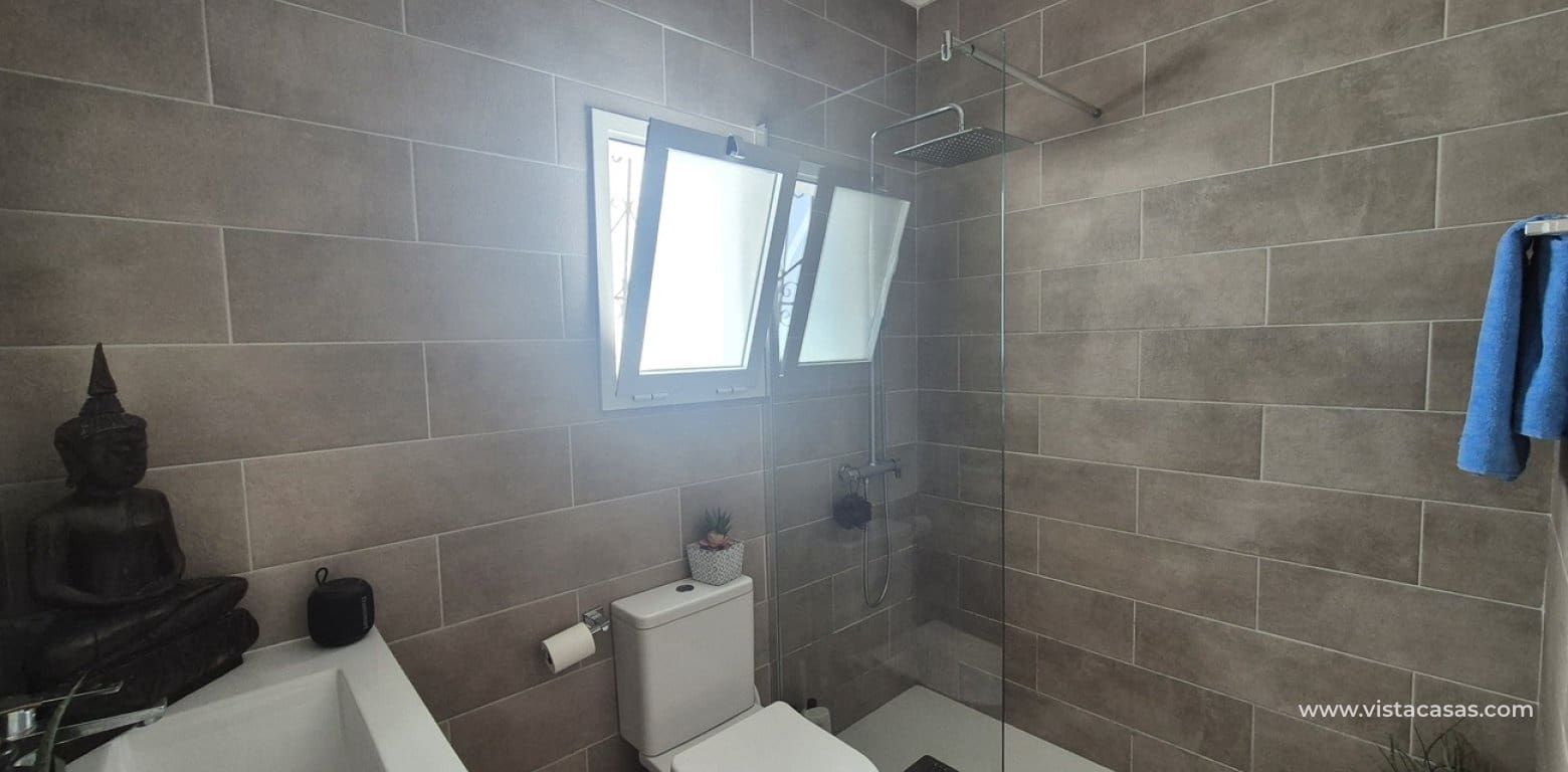 2 Zimmer Villa zu verkaufen in San Miguel de Salinas mit Pool - 240.000 € (Ref: 10132333)