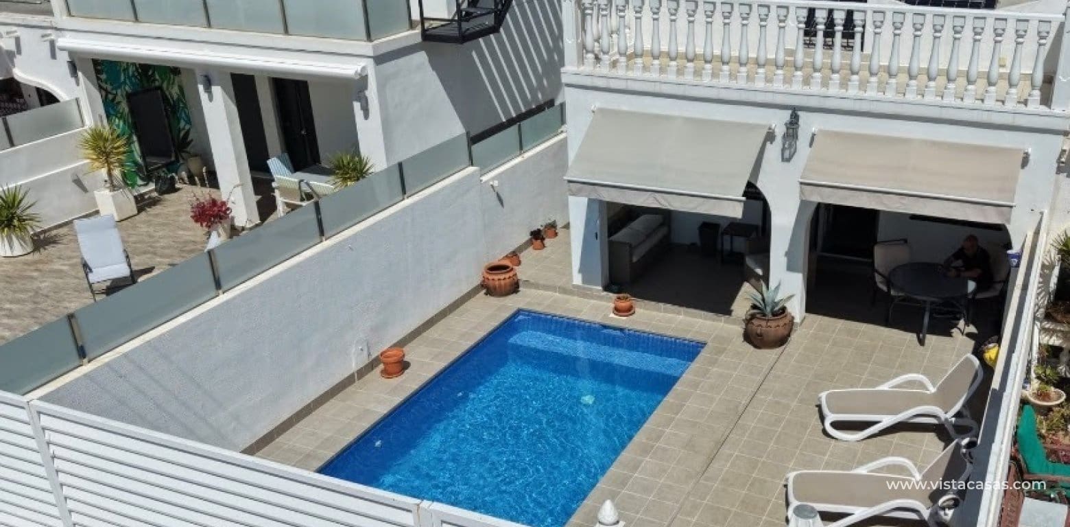 2 Zimmer Villa zu verkaufen in San Miguel de Salinas mit Pool - 240.000 € (Ref: 10132333)