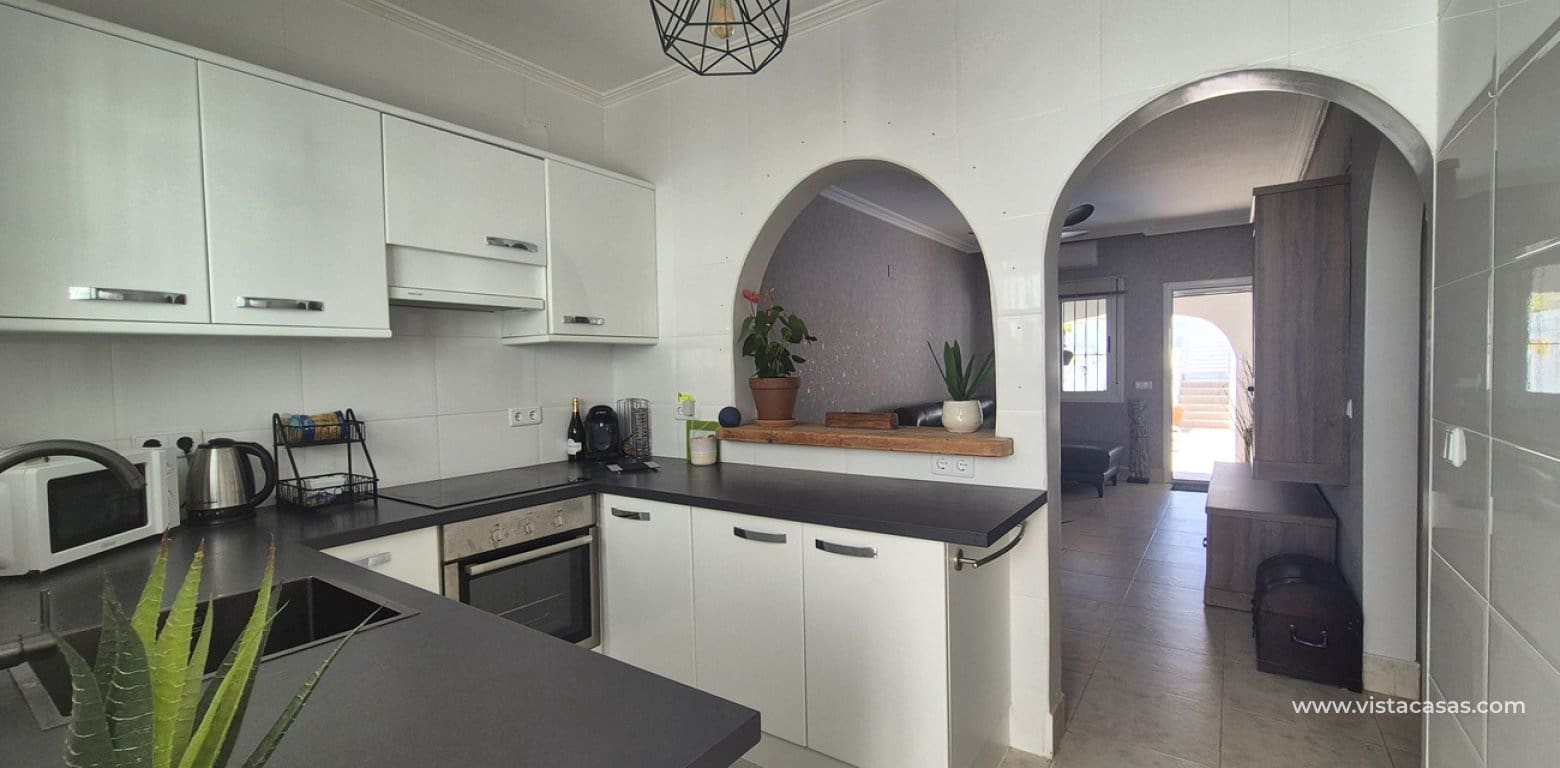 2 Zimmer Villa zu verkaufen in San Miguel de Salinas mit Pool - 240.000 € (Ref: 10132333)