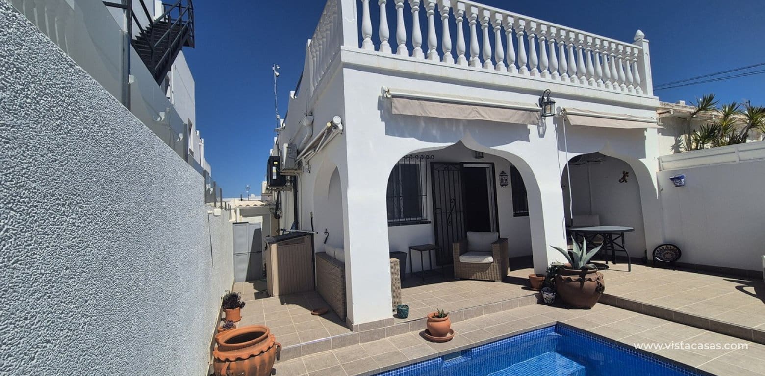 2 Zimmer Villa zu verkaufen in San Miguel de Salinas mit Pool - 240.000 € (Ref: 10132333)