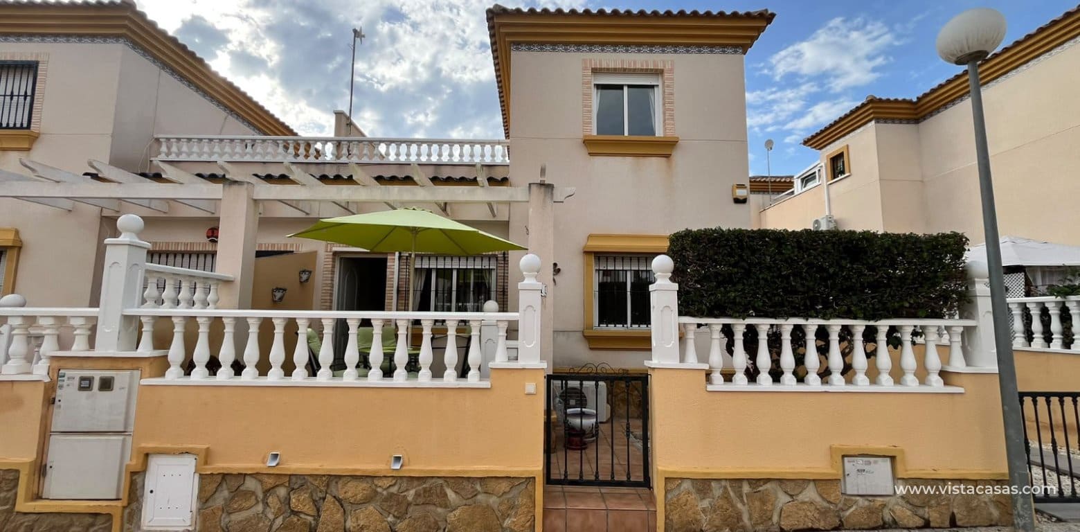 3 chambre Maison de Ville à vendre à Villamartin avec piscine - 224 950 € (Ref: 10132338)