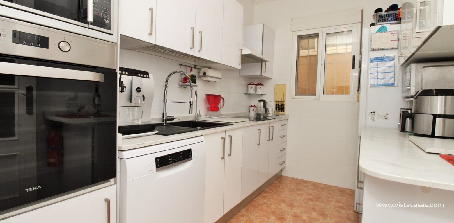 3 slaapkamer Villa te koop in Villamartin met zwembad garage - € 299.950 (Ref: 10147457)