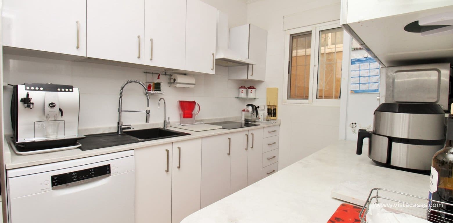 3 slaapkamer Villa te koop in Villamartin met zwembad garage - € 299.950 (Ref: 10147457)