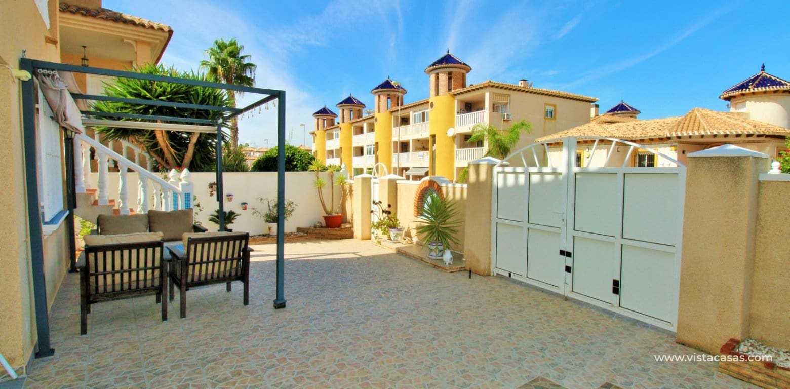 3 slaapkamer Villa te koop in Villamartin met zwembad garage - € 299.950 (Ref: 10147457)
