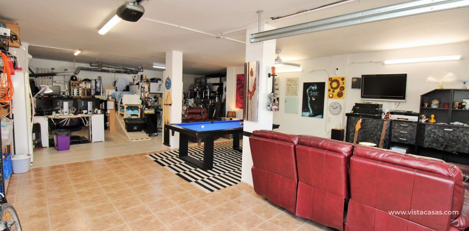 3 slaapkamer Villa te koop in Villamartin met zwembad garage - € 299.950 (Ref: 10147457)