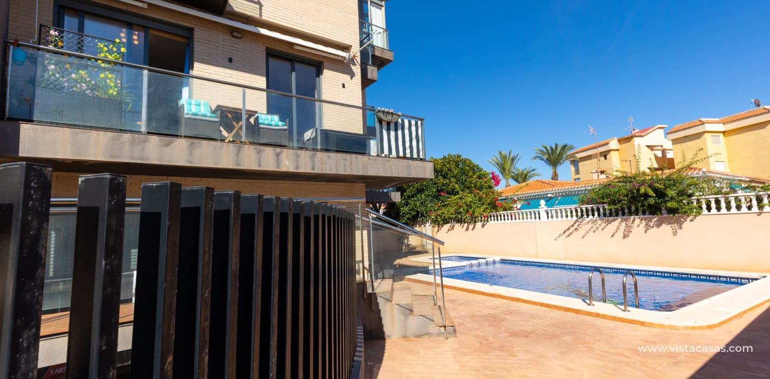 1 quarto Apartamento para venda em Punta Prima com garagem - 139 900 € (Ref: 10148018)