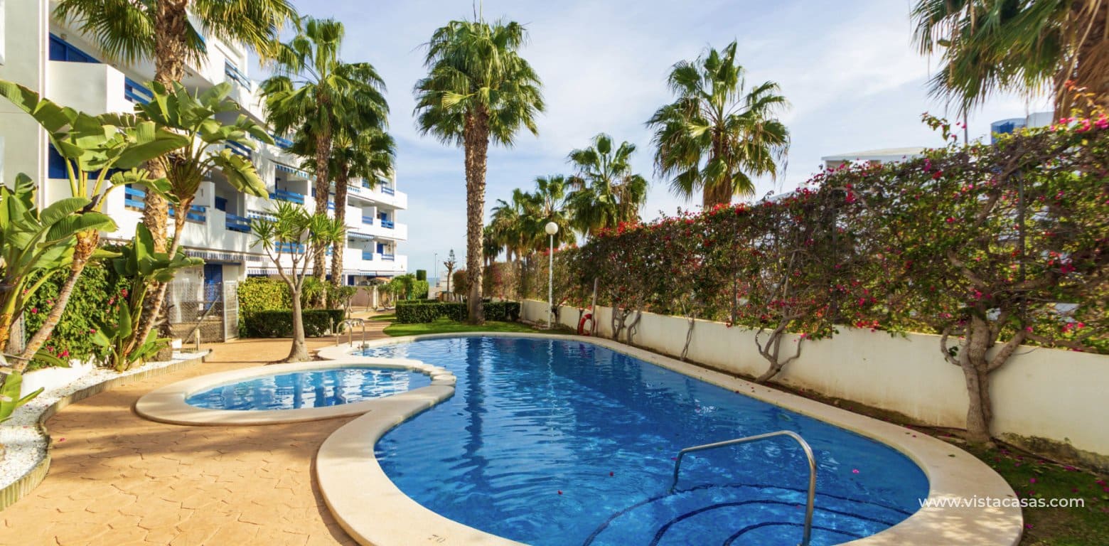 2 soveværelse Lejlighed til salg i Playa Flamenca med swimmingpool garage - € 239.000 (Ref: 10148021)