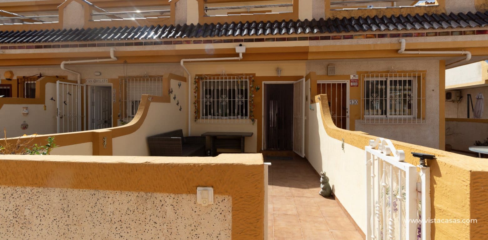 3 sovrum Hus till salu i Playa Flamenca med pool - 189 000 € (Ref: 10151593)