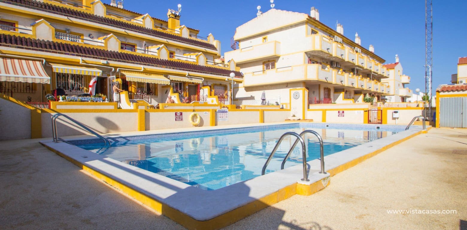 3 sovrum Hus till salu i Playa Flamenca med pool - 189 000 € (Ref: 10151593)