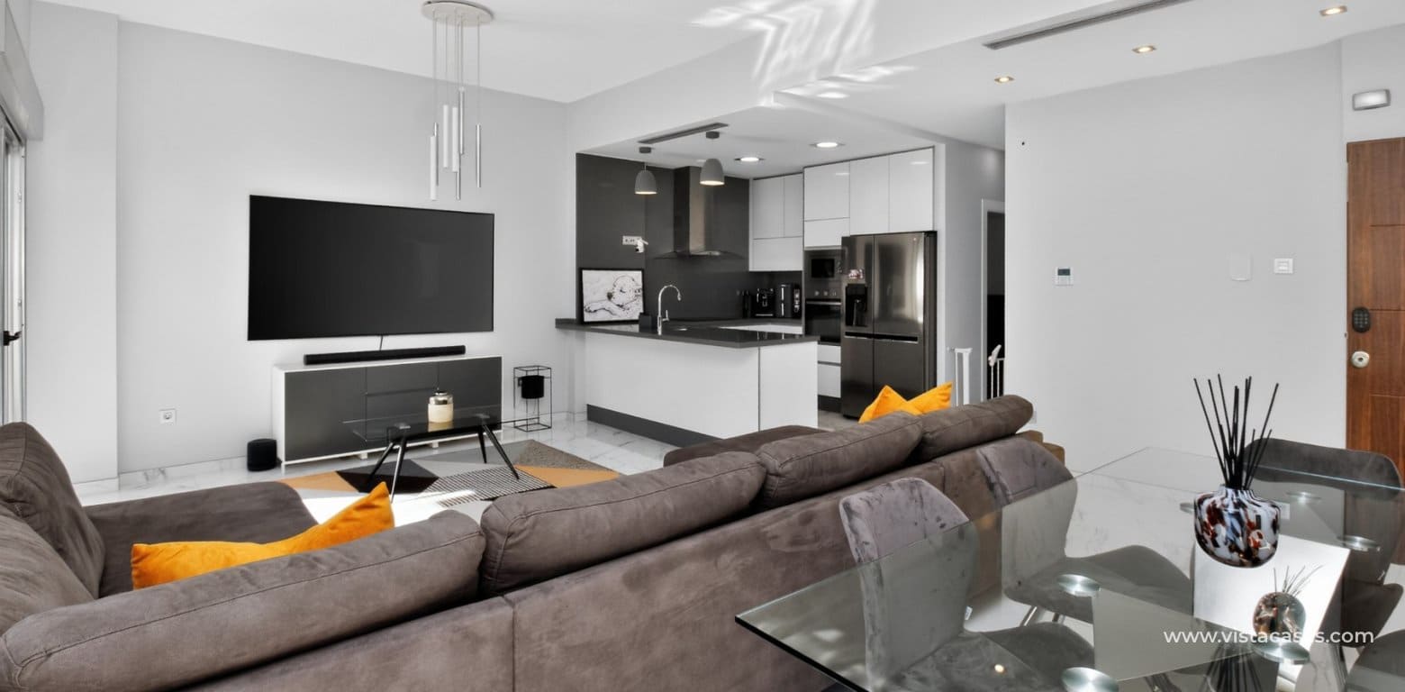 4 Zimmer Villa zu verkaufen in Villamartin mit Pool Garage - 469.995 € (Ref: 10163625)