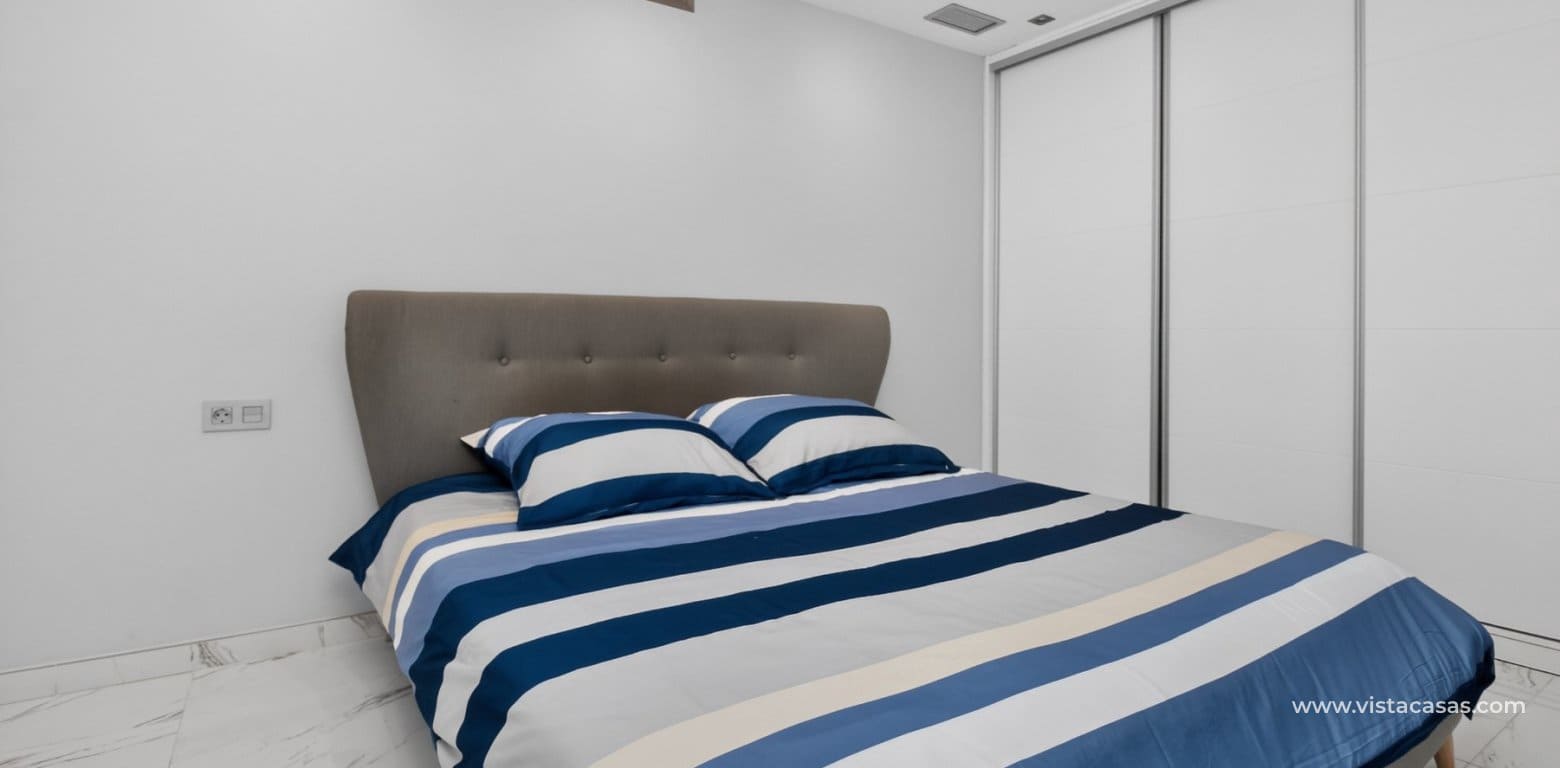 4 Zimmer Villa zu verkaufen in Villamartin mit Pool Garage - 469.995 € (Ref: 10163625)