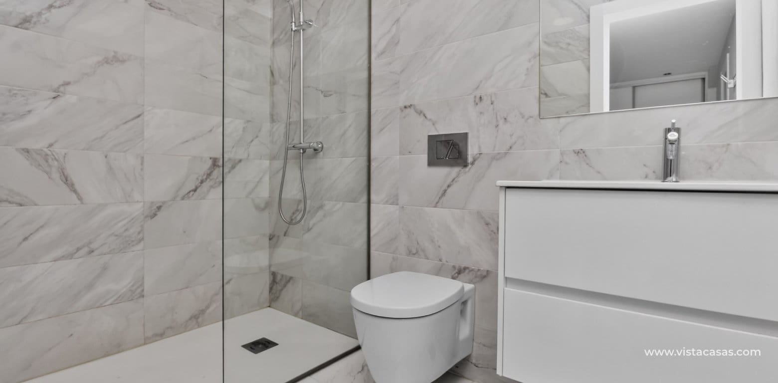 4 Zimmer Villa zu verkaufen in Villamartin mit Pool Garage - 469.995 € (Ref: 10163625)