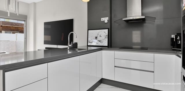 4 Zimmer Villa zu verkaufen in Villamartin, Orihuela mit Pool Garage - 469.995 € (Ref: 10163625)