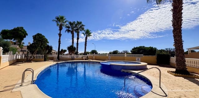 3 soverom Hus til salgs i Playa Flamenca, Orihuela med svømmebasseng - € 225 000 (Ref: 10165364)