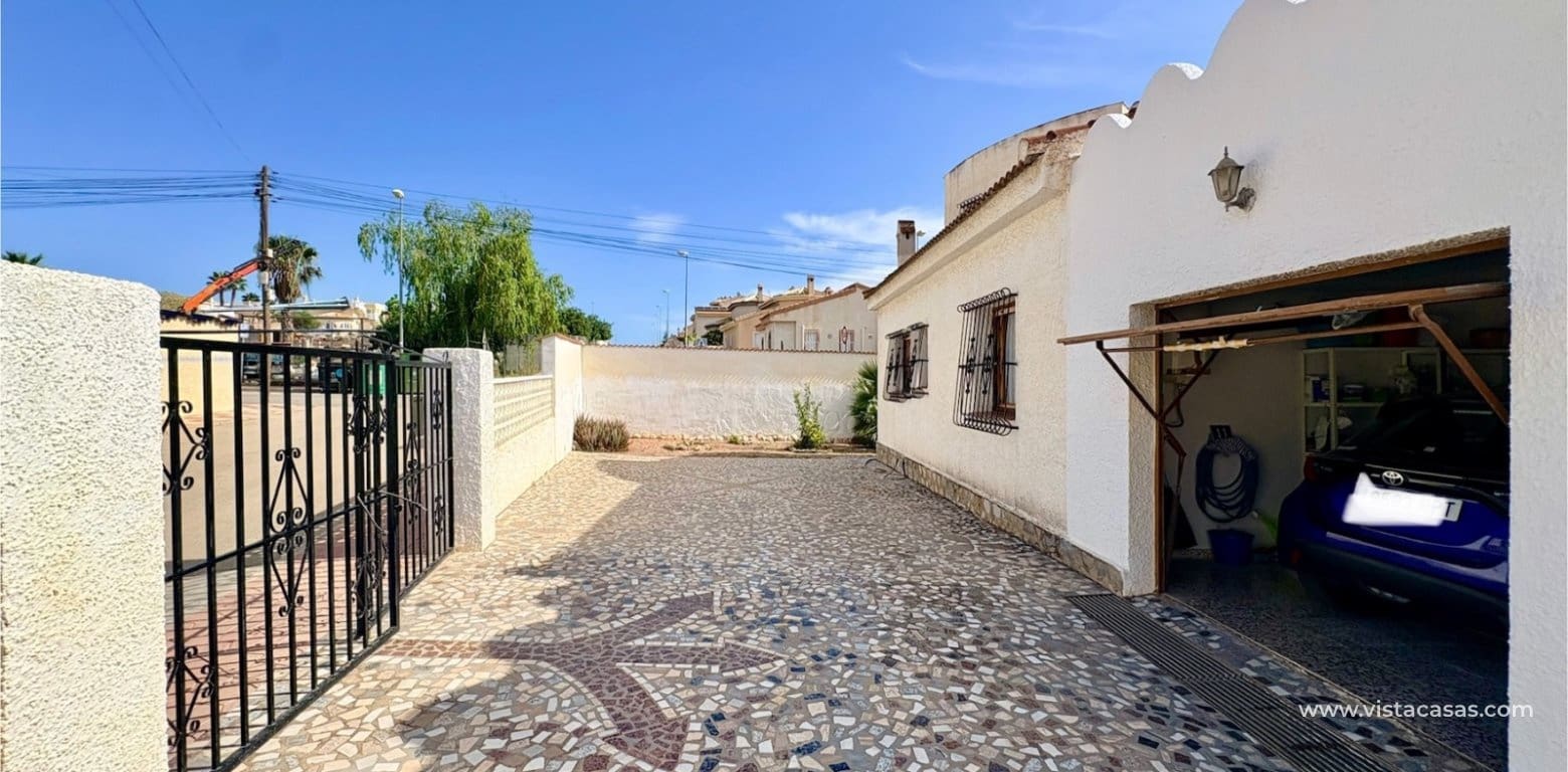 3 sovrum Villa till salu i Ciudad Quesada med garage - 320 000 € (Ref: 10165365)