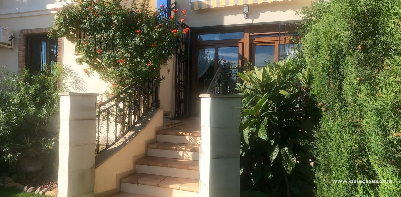 2 bedroom Bungalow for sale in Algorfa with pool - € 225,000 (Ref: 10166701)