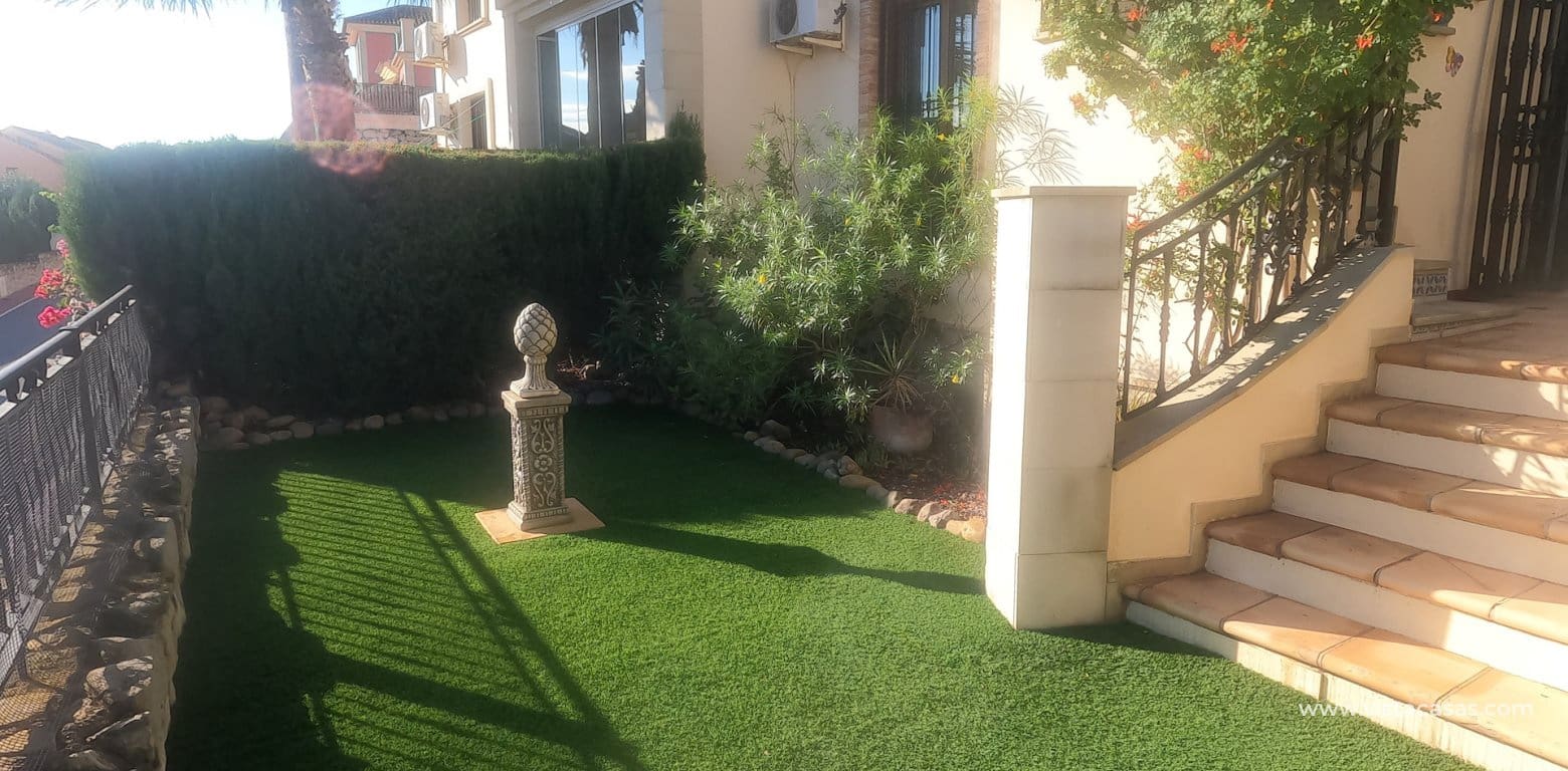 2 bedroom Bungalow for sale in Algorfa with pool - € 225,000 (Ref: 10166701)