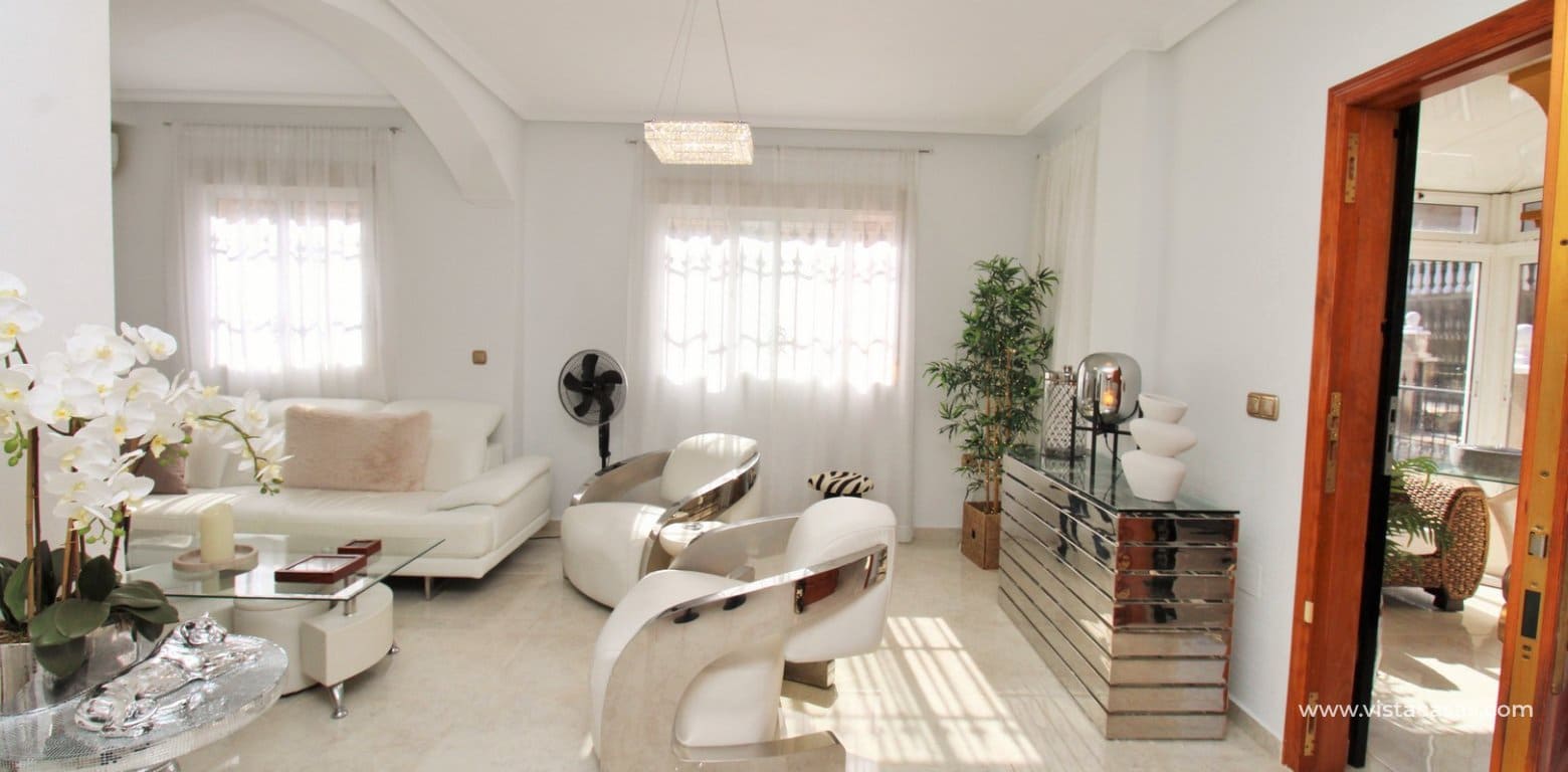 2 soverom Hus til salgs i Villamartin med svømmebasseng garasje - € 229 950 (Ref: 10169268)