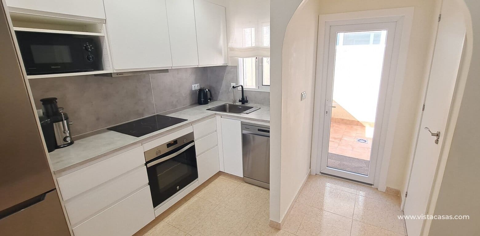 2 soveværelse Byhus til salg i Villamartin med swimmingpool garage - € 194.995 (Ref: 10172109)