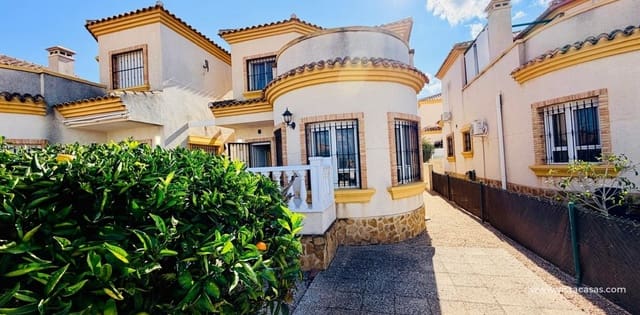 Chalet de 3 habitaciones en Los Montesinos en venta con garaje - 255.000 € (Ref: 10174180)