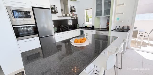 4 sovrum Villa till salu i Mil Palmeras, Pilar de la Horadada med pool garage - 629 900 € (Ref: 10174210)