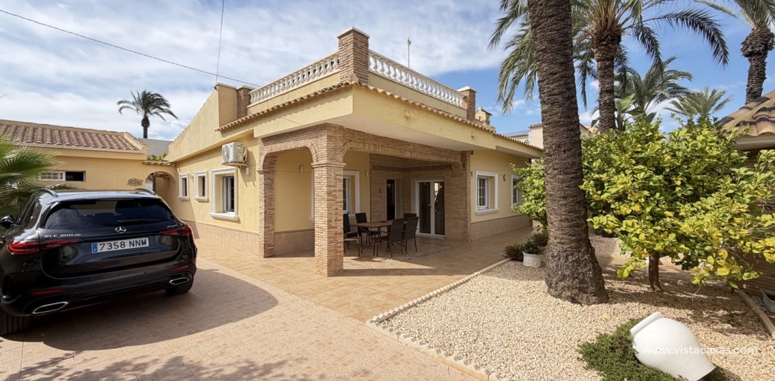 4 makuuhuone Huvila myytävänä paikassa Cabo Roig mukana uima-altaan 
autotalli - 749 000 € (Ref: 10174213)