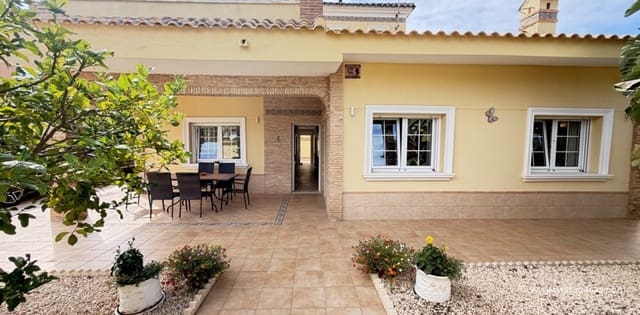 4 makuuhuone Huvila myytävänä paikassa Cabo Roig, Orihuela mukana uima-altaan 
autotalli - 749 000 € (Ref: 10174213)