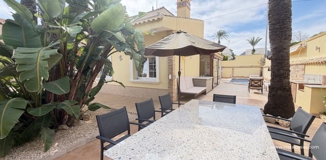 4 makuuhuone Huvila myytävänä paikassa Cabo Roig, Orihuela mukana uima-altaan 
autotalli - 749 000 € (Ref: 10174213)