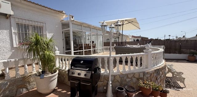 3 sypialnia Willa na sprzedaż w San Luis, Torrevieja z basenem garażem - 399 900 € (Ref: 10174214)
