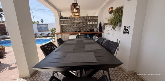 3 sypialnia Willa na sprzedaż w San Luis, Torrevieja z basenem garażem - 399 900 € (Ref: 10174214)