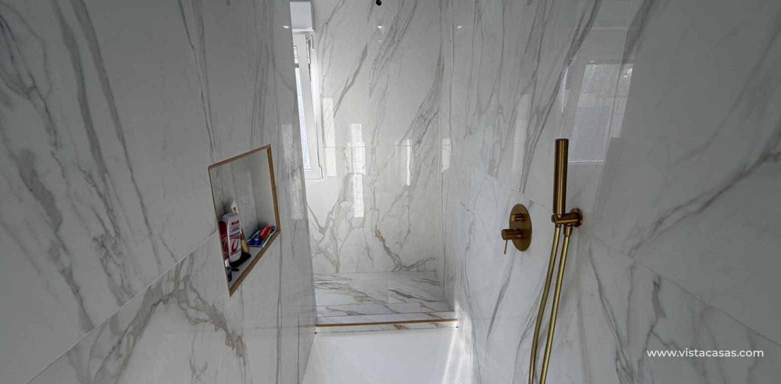 6 slaapkamer Villa te koop in Villamartin met zwembad garage - € 695.000 (Ref: 10174216)