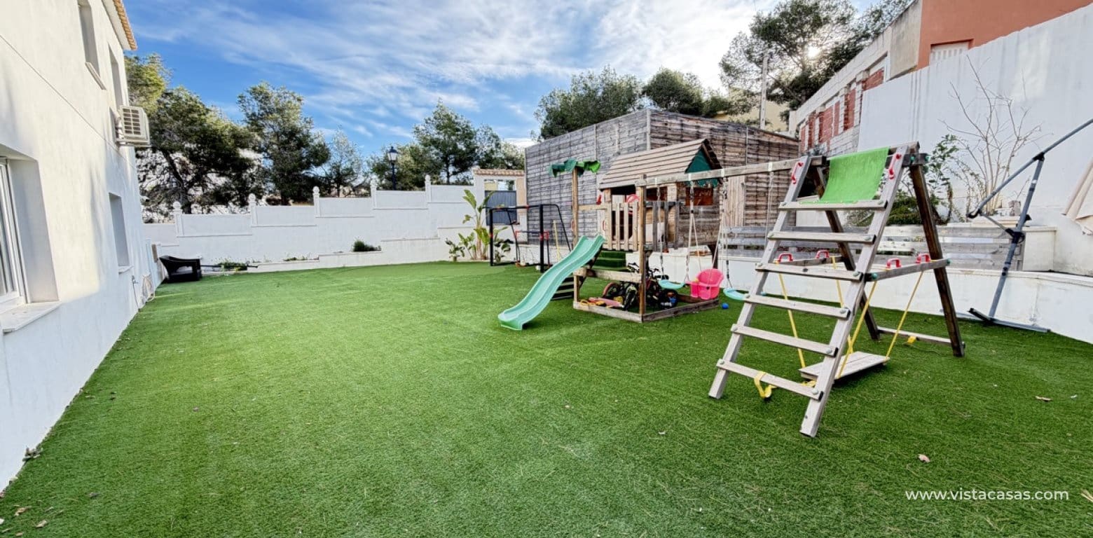 6 slaapkamer Villa te koop in Villamartin met zwembad garage - € 695.000 (Ref: 10174216)
