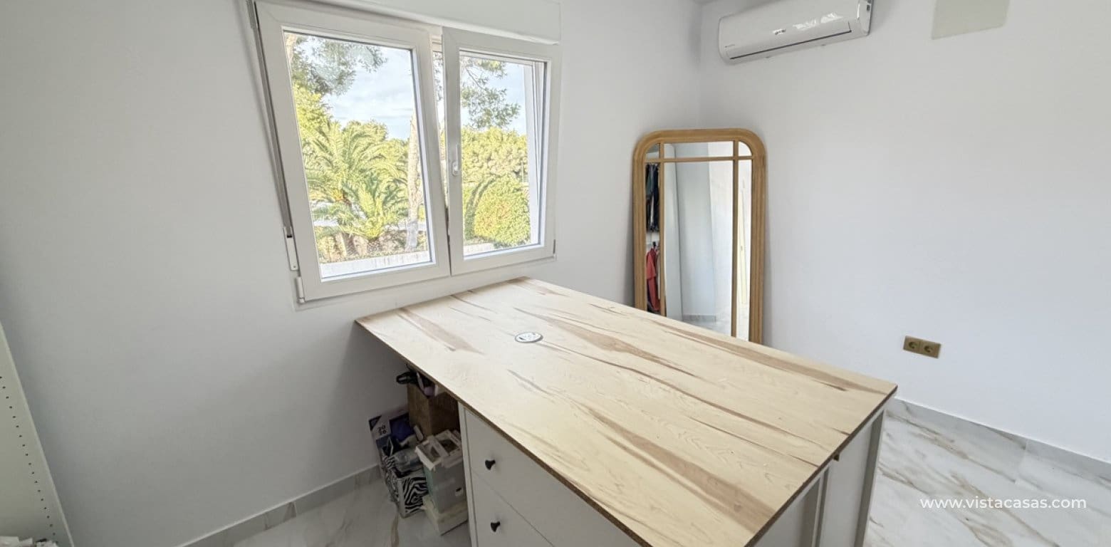 6 slaapkamer Villa te koop in Villamartin met zwembad garage - € 695.000 (Ref: 10174216)