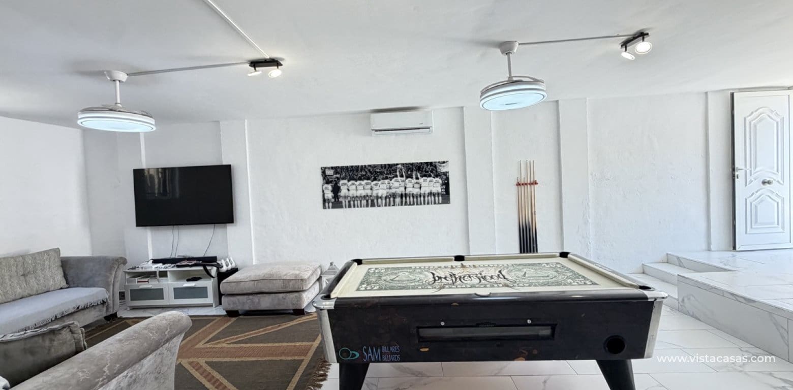 5 sovrum Villa till salu i Villamartin med pool - 450 000 € (Ref: 10174217)