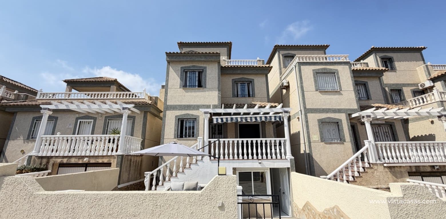 5 sovrum Villa till salu i Villamartin med pool - 450 000 € (Ref: 10174217)