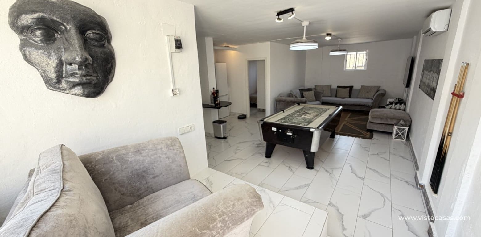 5 sovrum Villa till salu i Villamartin med pool - 450 000 € (Ref: 10174217)