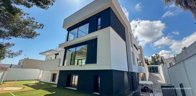 4 soverom Villa til salgs i Villamartin, Orihuela med svømmebasseng garasje - € 2 950 000 (Ref: 10174218)