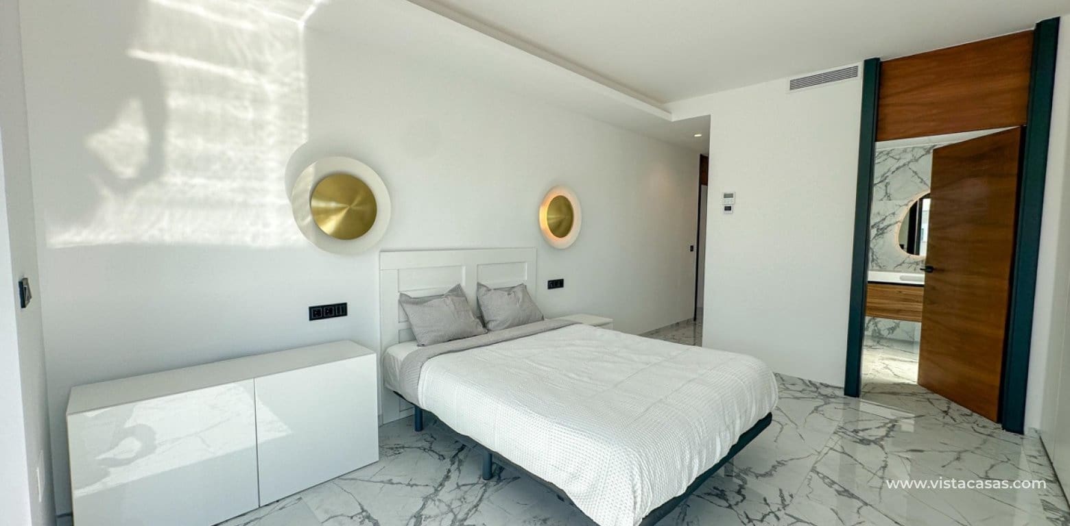 4 Zimmer Villa zu verkaufen in Villamartin mit Pool Garage - 2.950.000 € (Ref: 10174218)