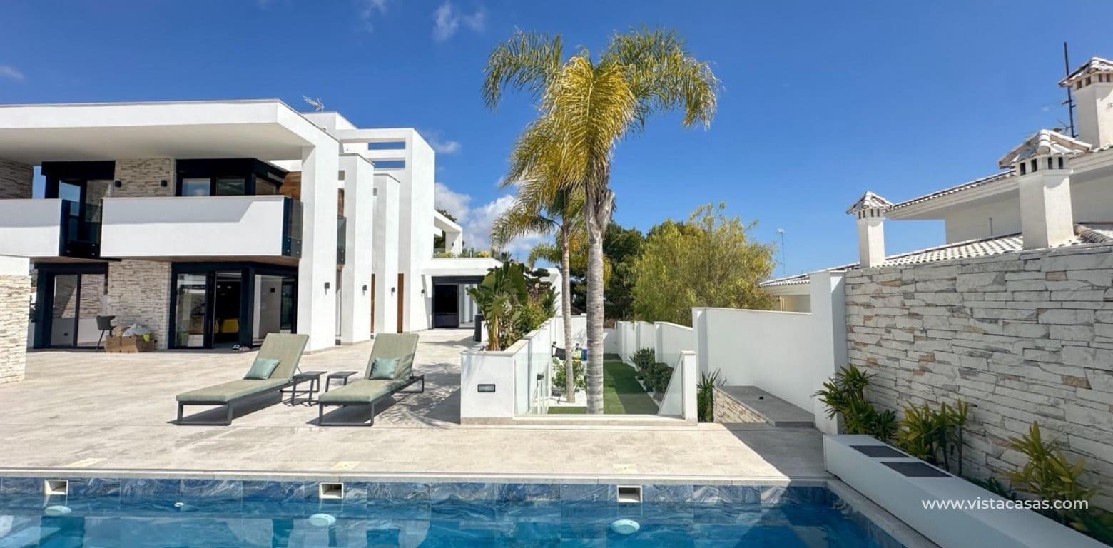 4 Zimmer Villa zu verkaufen in Villamartin mit Pool Garage - 2.950.000 € (Ref: 10174218)