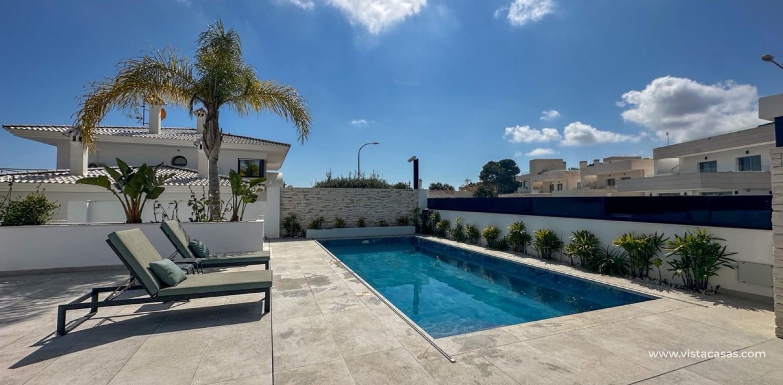 4 Zimmer Villa zu verkaufen in Villamartin mit Pool Garage - 2.950.000 € (Ref: 10174218)