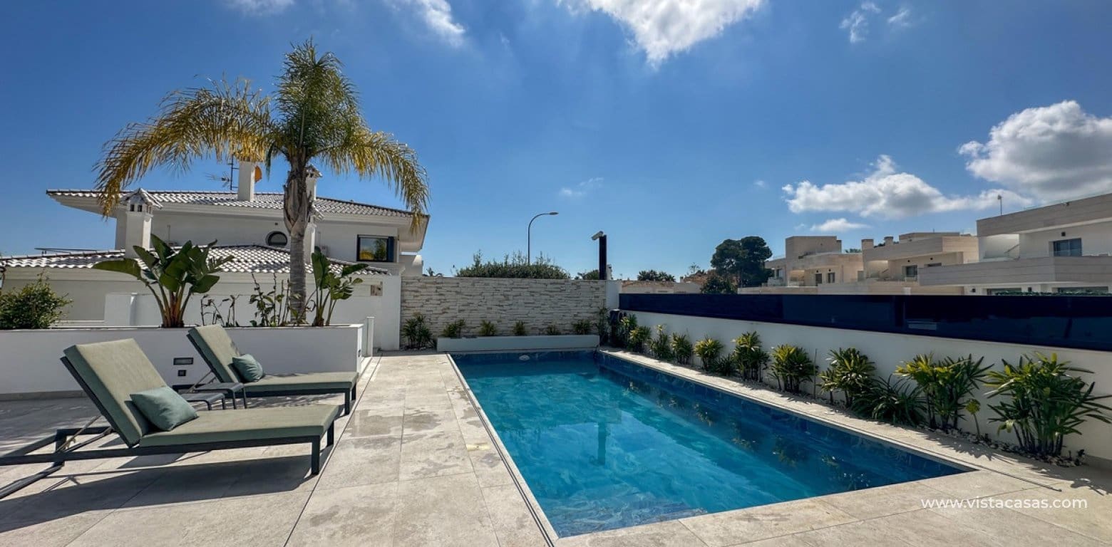 4 Zimmer Villa zu verkaufen in Villamartin mit Pool Garage - 2.950.000 € (Ref: 10174218)