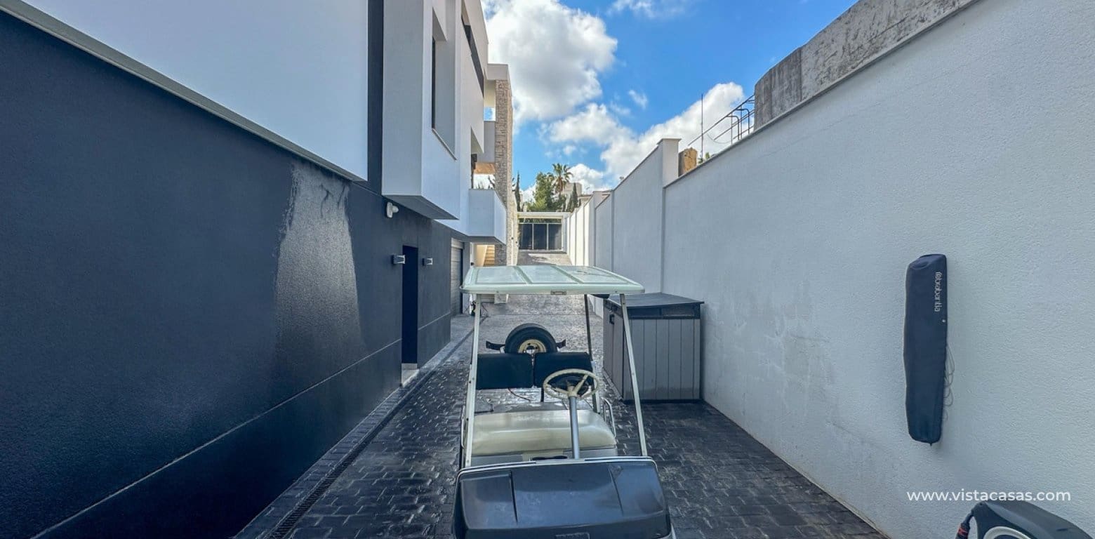 4 Zimmer Villa zu verkaufen in Villamartin mit Pool Garage - 2.950.000 € (Ref: 10174218)