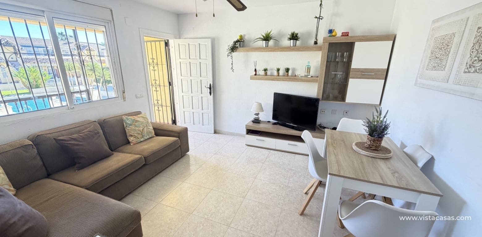 Apartamento de 2 habitaciones en Villamartin en venta con piscina - 164.995 € (Ref: 10174220)
